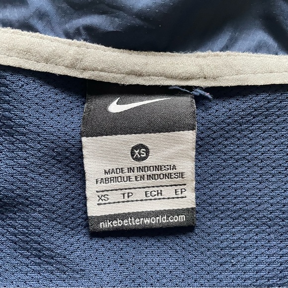 Nike BYU Windbreaker Utility Jacket - Picture 5 of 8